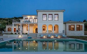Sunshine Pool Villa